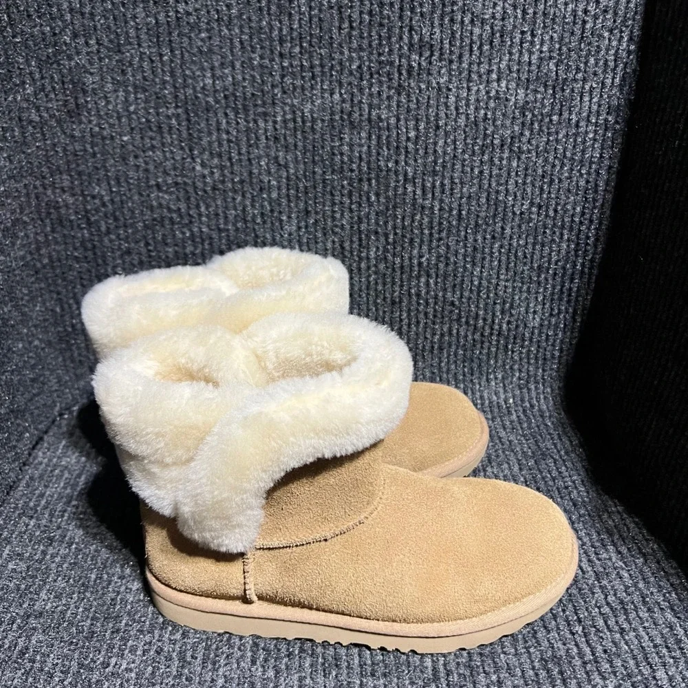 UGG classic mini
